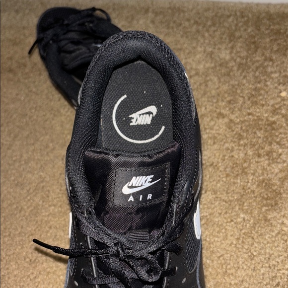 Nike Black and White women’s Running Sneakers - Picture 5 of 6